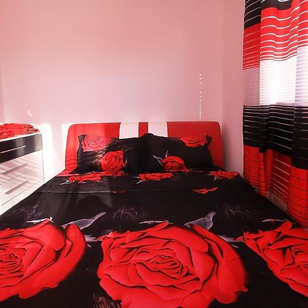 Private Apartment With Parking And Pool 발치크 외부 사진