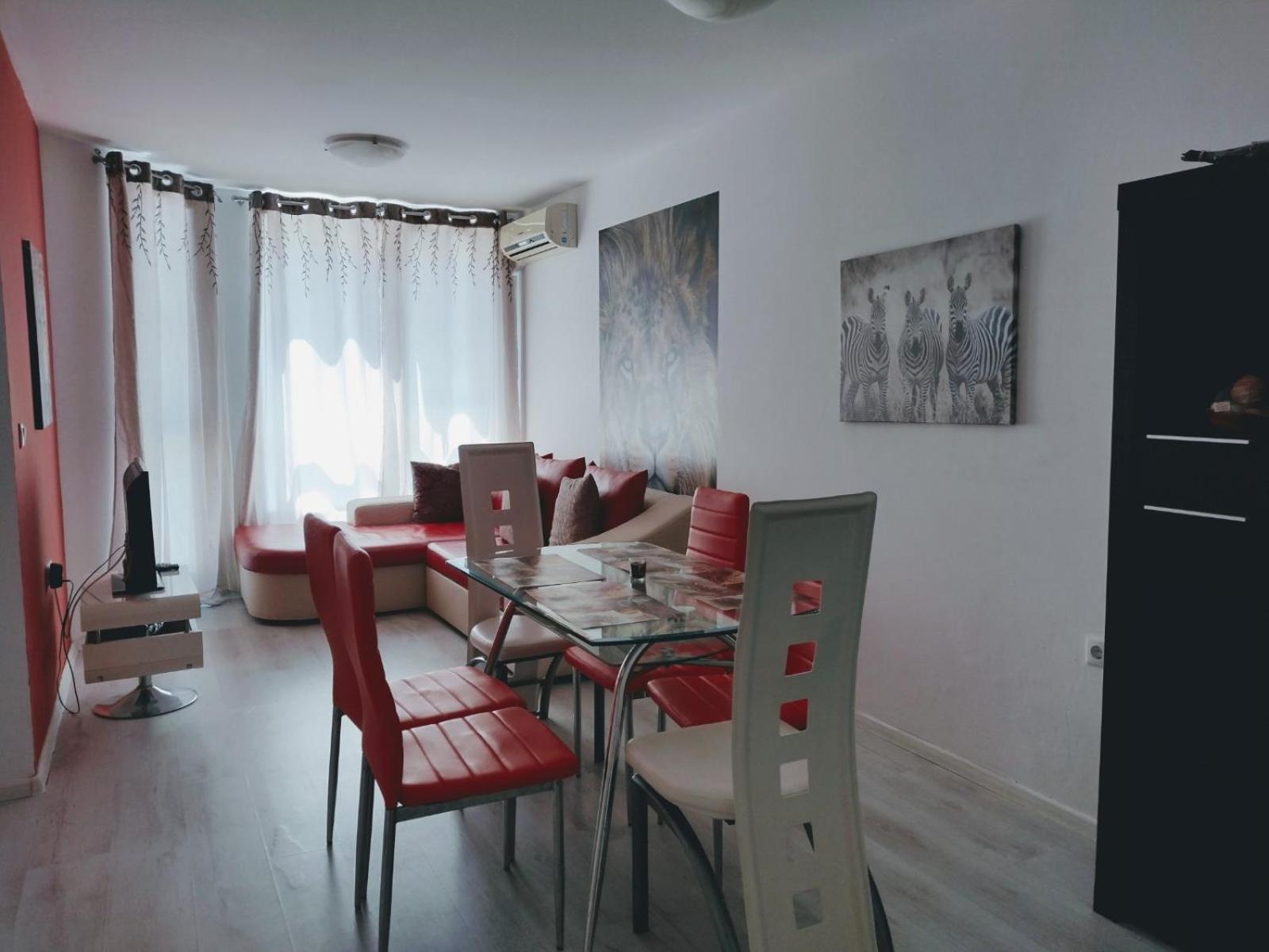 Private Apartment With Parking And Pool 발치크 외부 사진