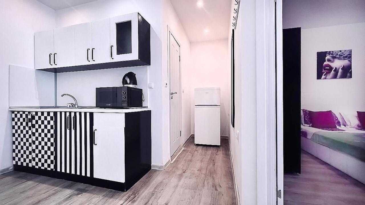 Private Apartment With Parking And Pool 발치크 외부 사진