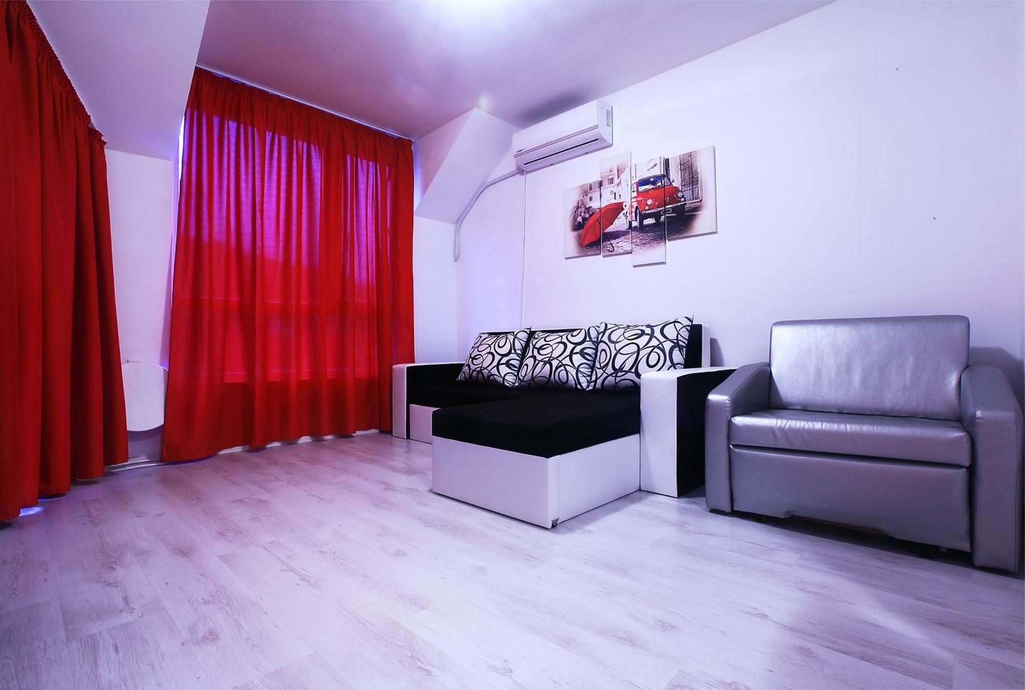 Private Apartment With Parking And Pool 발치크 외부 사진