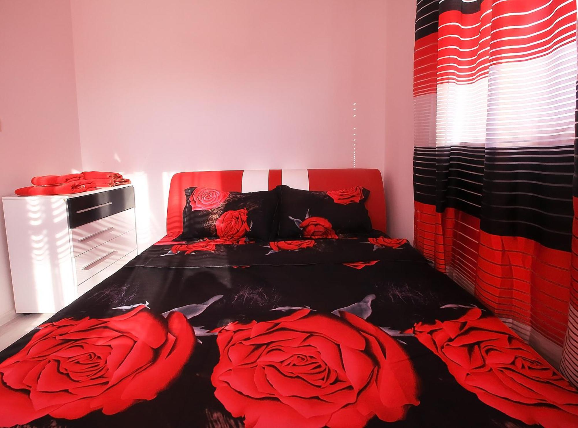 Private Apartment With Parking And Pool 발치크 외부 사진