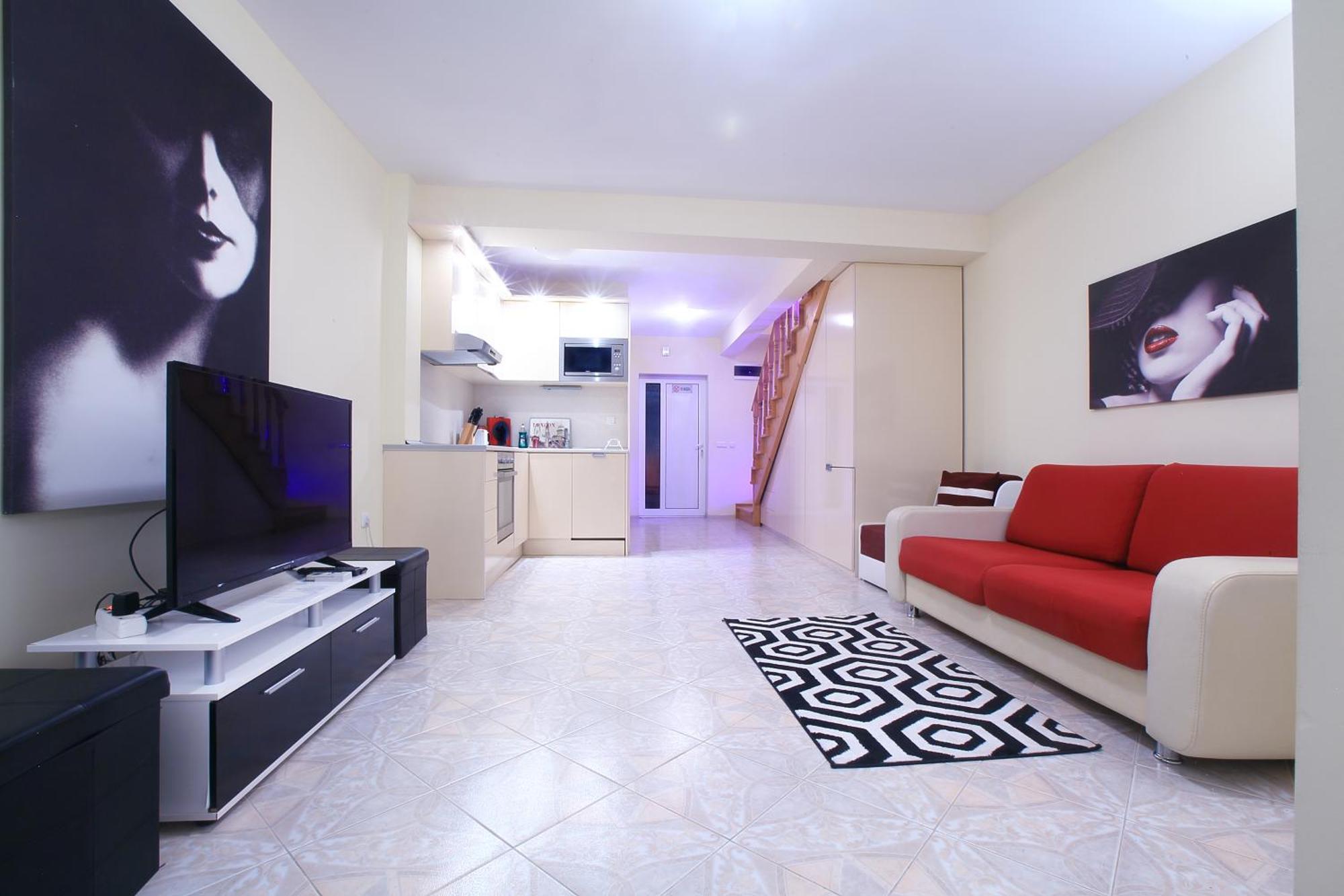 Private Apartment With Parking And Pool 발치크 외부 사진
