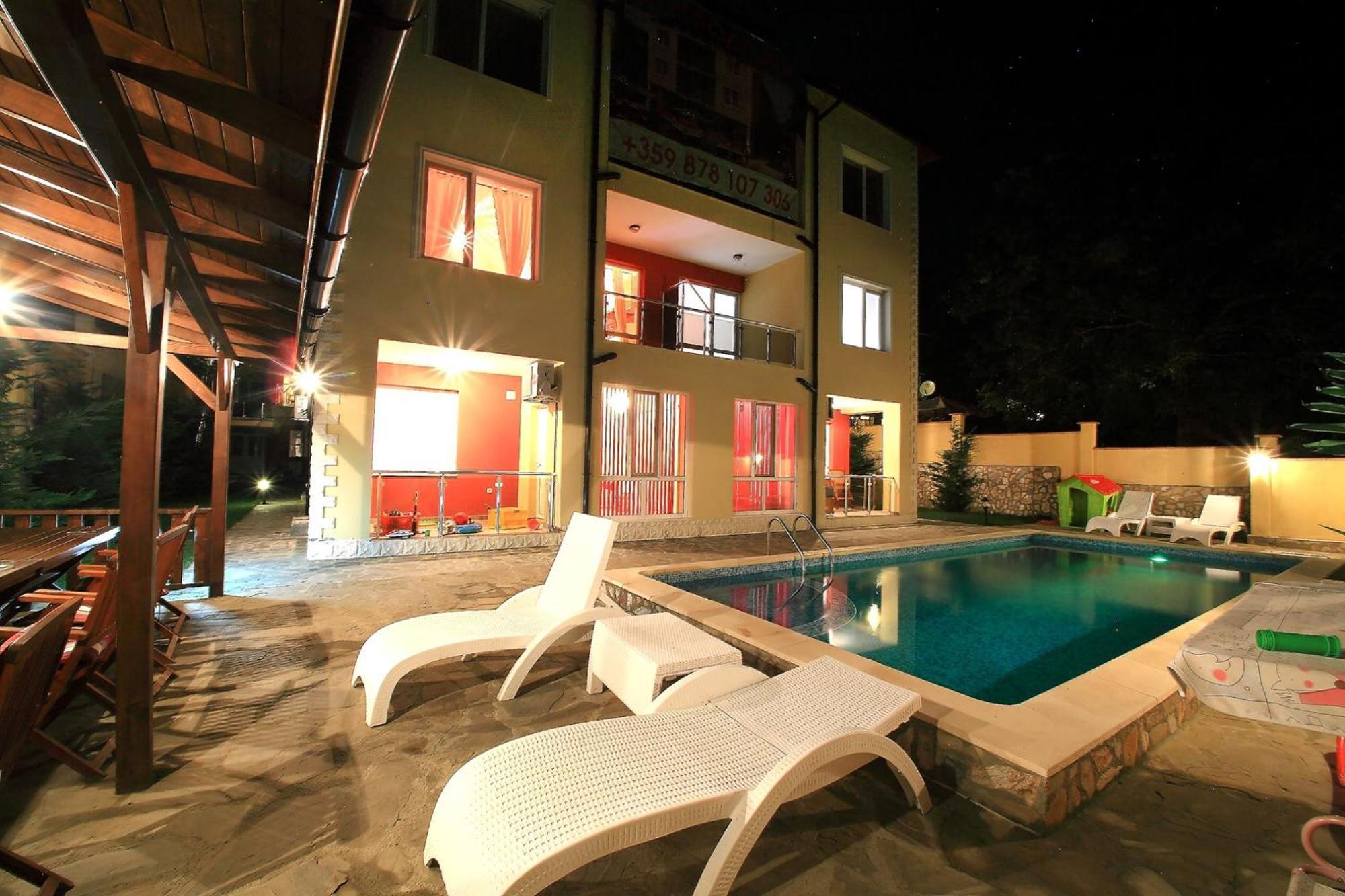 Private Apartment With Parking And Pool 발치크 외부 사진
