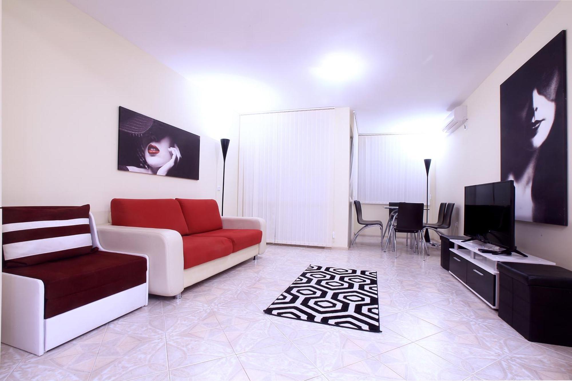 Private Apartment With Parking And Pool 발치크 외부 사진