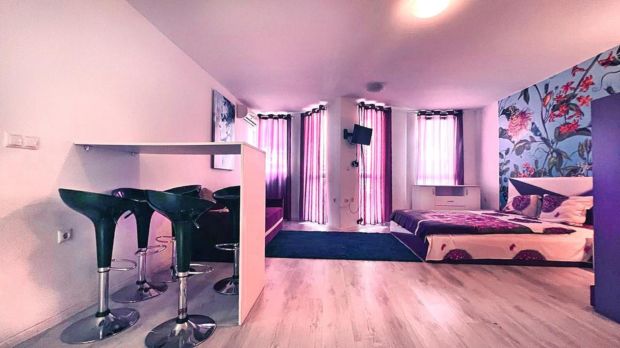 Private Apartment With Parking And Pool 발치크 외부 사진